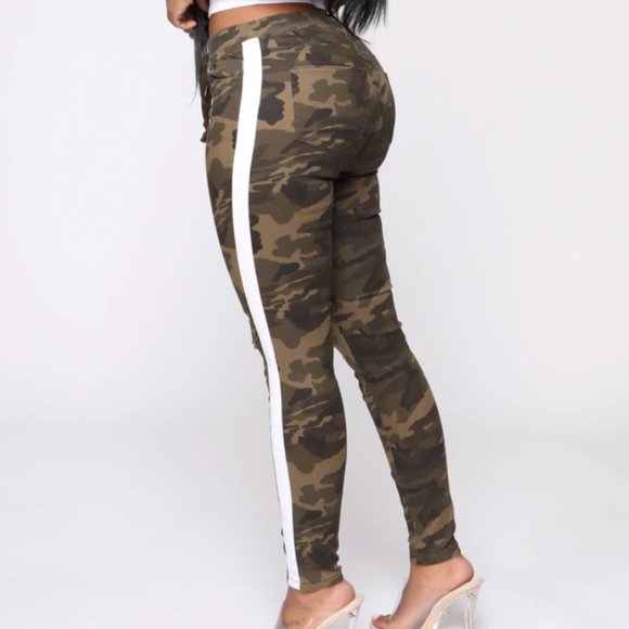 Fashion Nova Camo Joggers - Picture 2 of 4